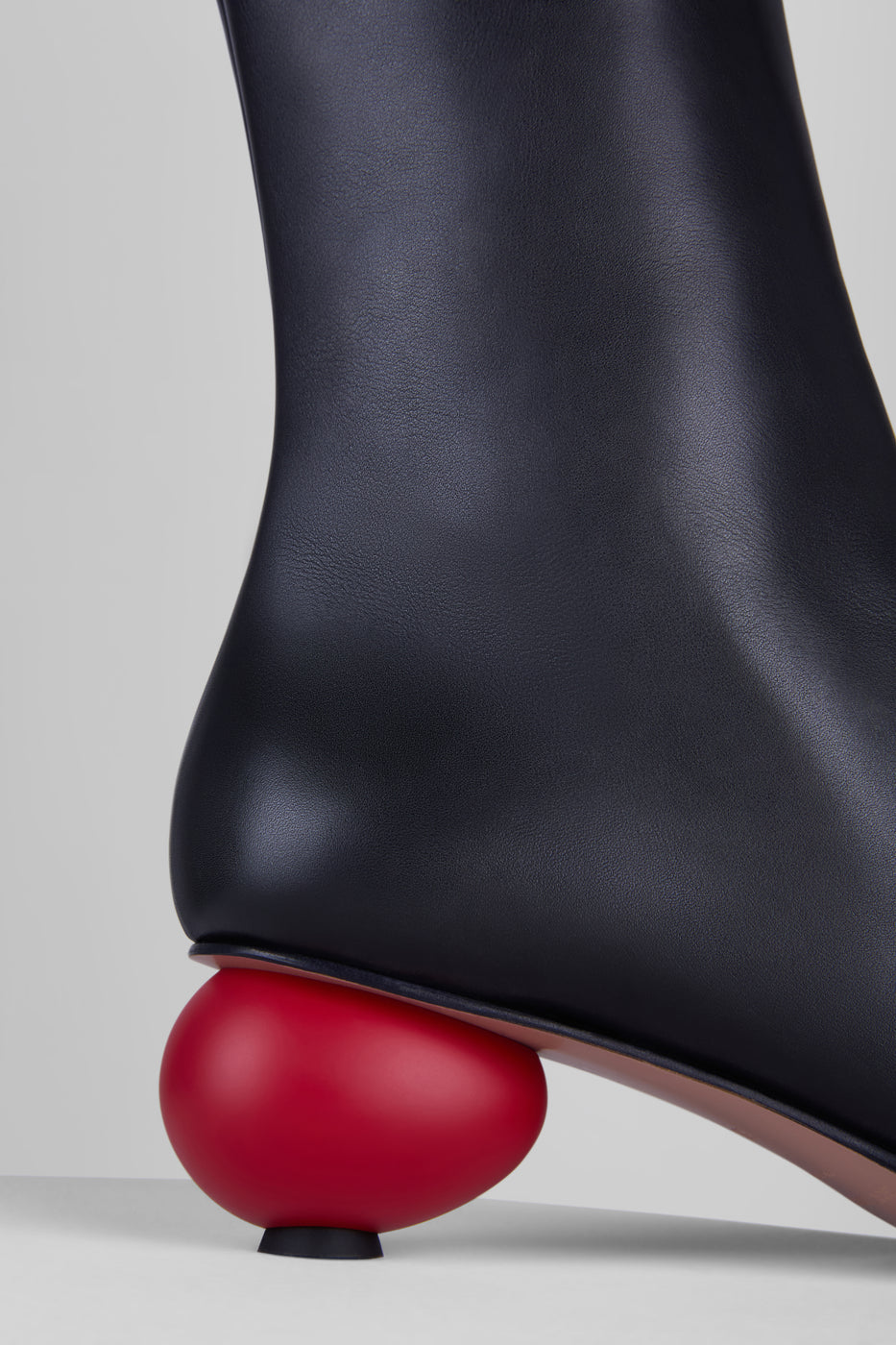 Carica l&#39;immagine nel visualizzatore di Gallery, Egg Boots in Nero Rosso