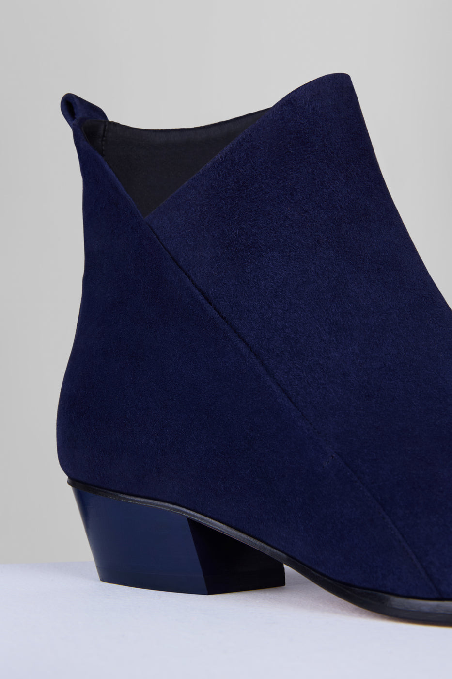 Load image into Gallery viewer, Cortina Boots in Midnight Suede