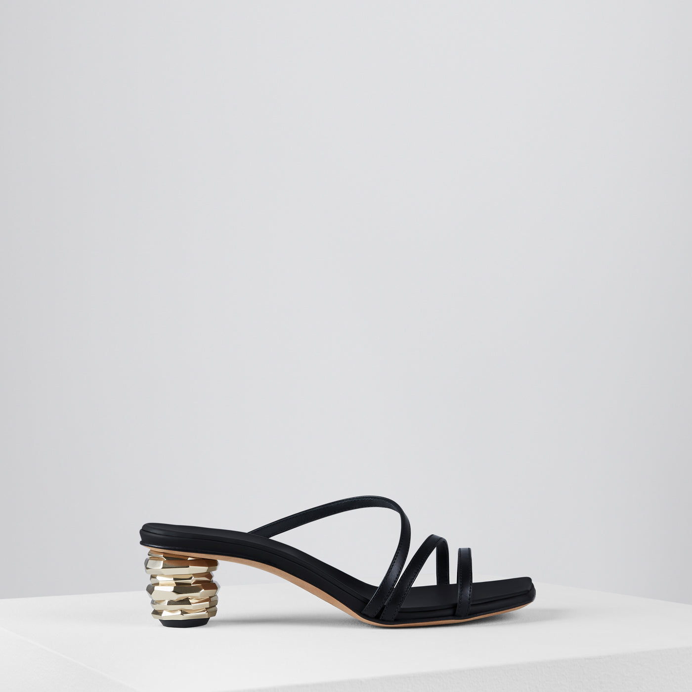 Load image into Gallery viewer, Gemma Sandals in Nero