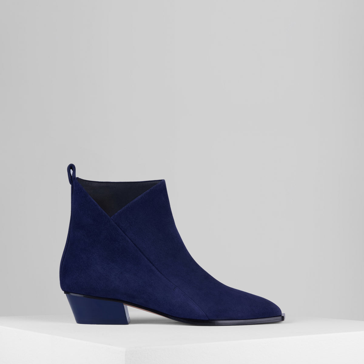 Load image into Gallery viewer, Cortina Boots in Midnight Suede