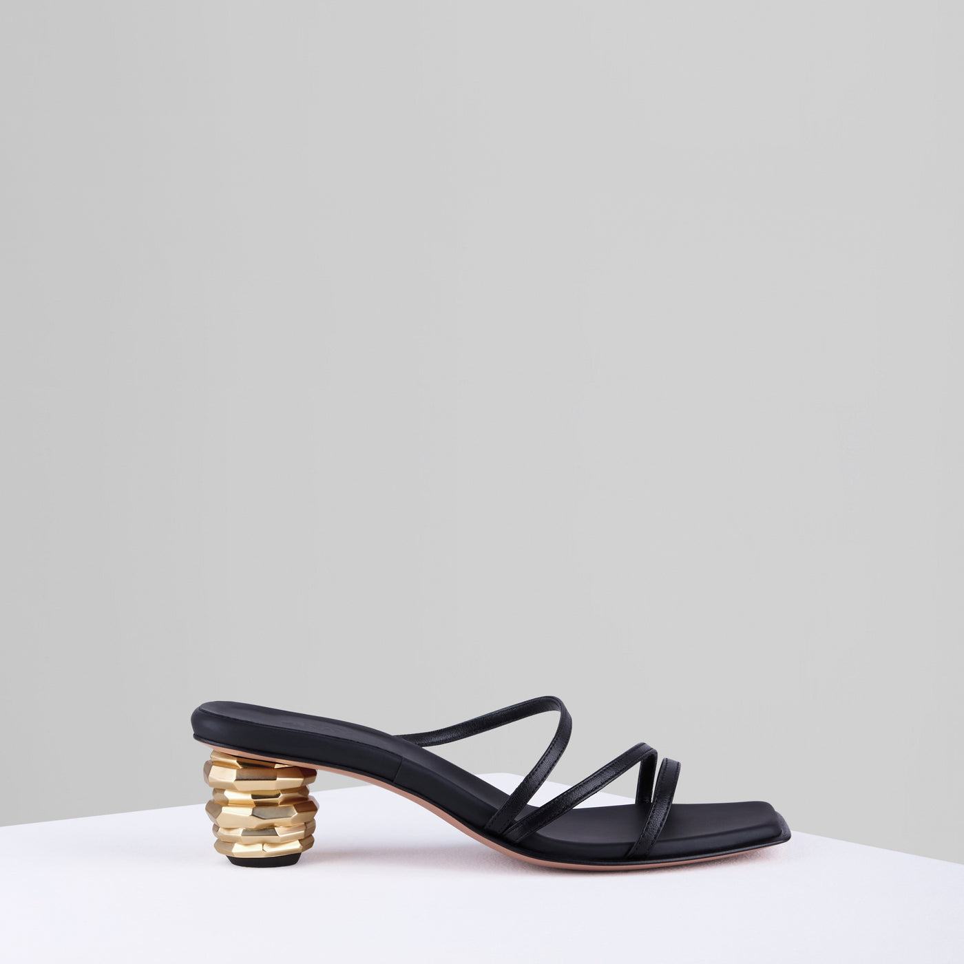 Load image into Gallery viewer, Gemma Sandals in Nero