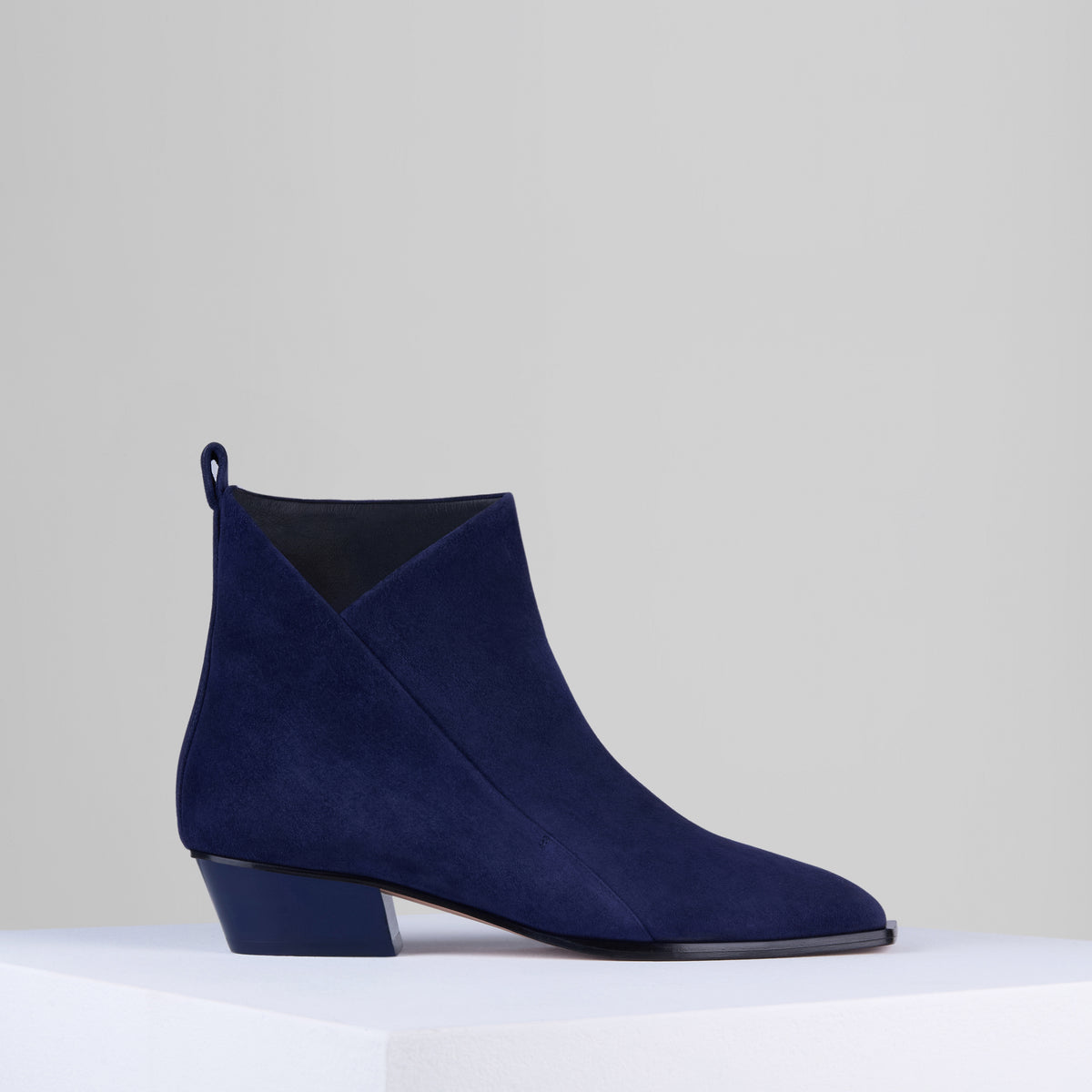 Load image into Gallery viewer, Cortina Boots in Midnight Suede